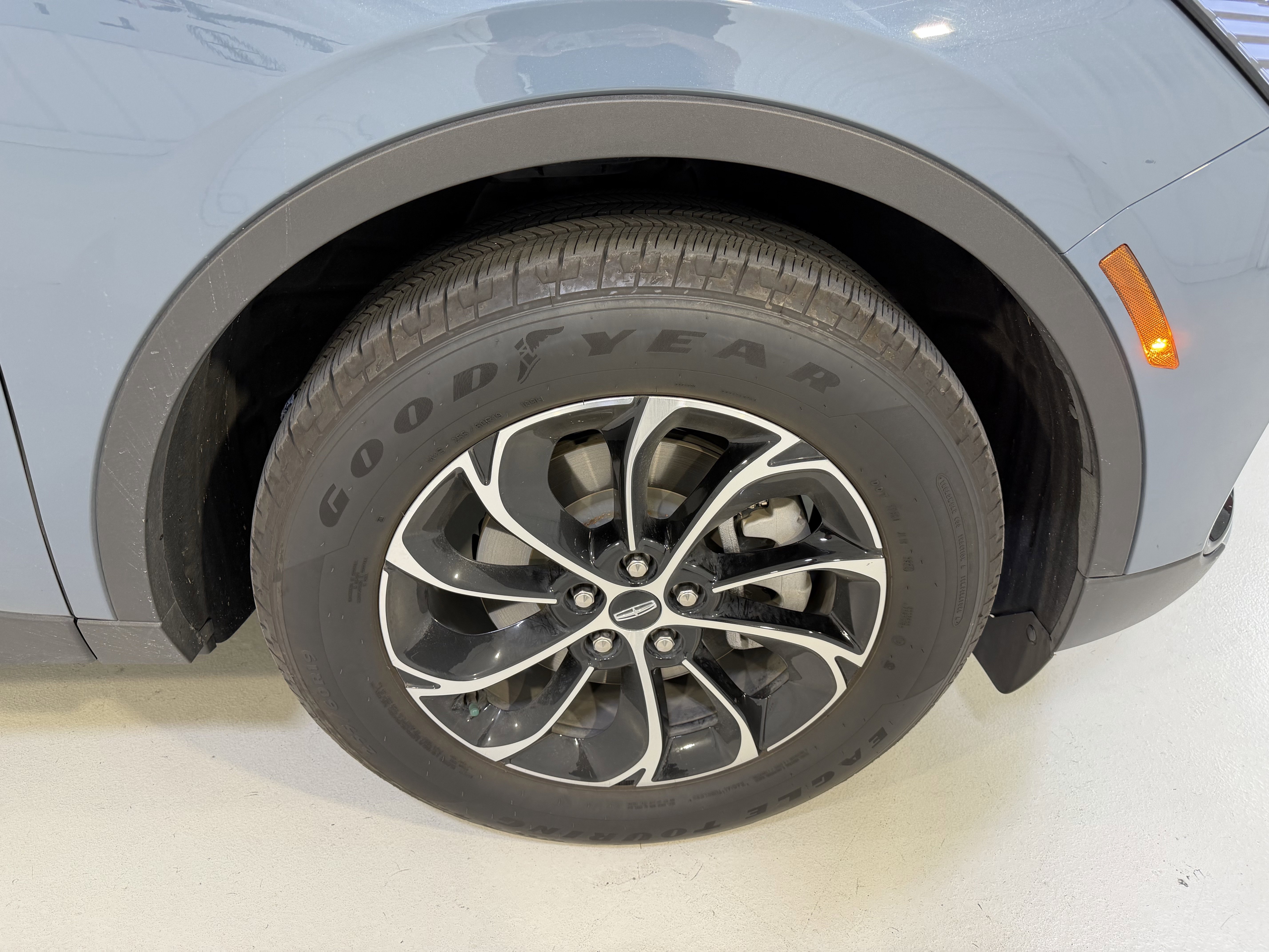 Used 2025 Lincoln Nautilus Premier AWD/4WD image 13