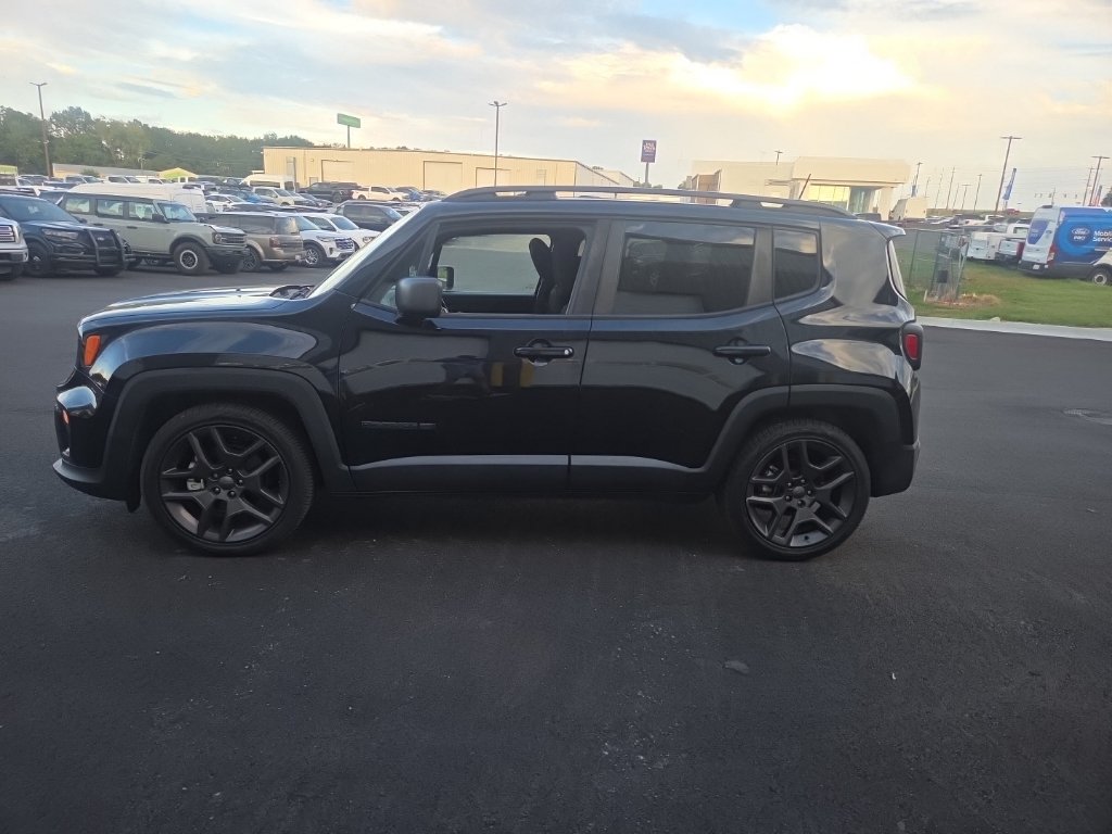 Used 2021 Jeep Renegade Latitude FWD image 9