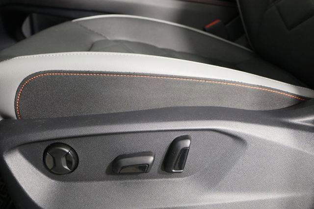 Used 2025 Volkswagen Atlas Peak Edition SE image 24