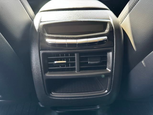 Used 2017 Cadillac XT5 Luxury w/ Driver Awareness Package AWD/4WD image 14