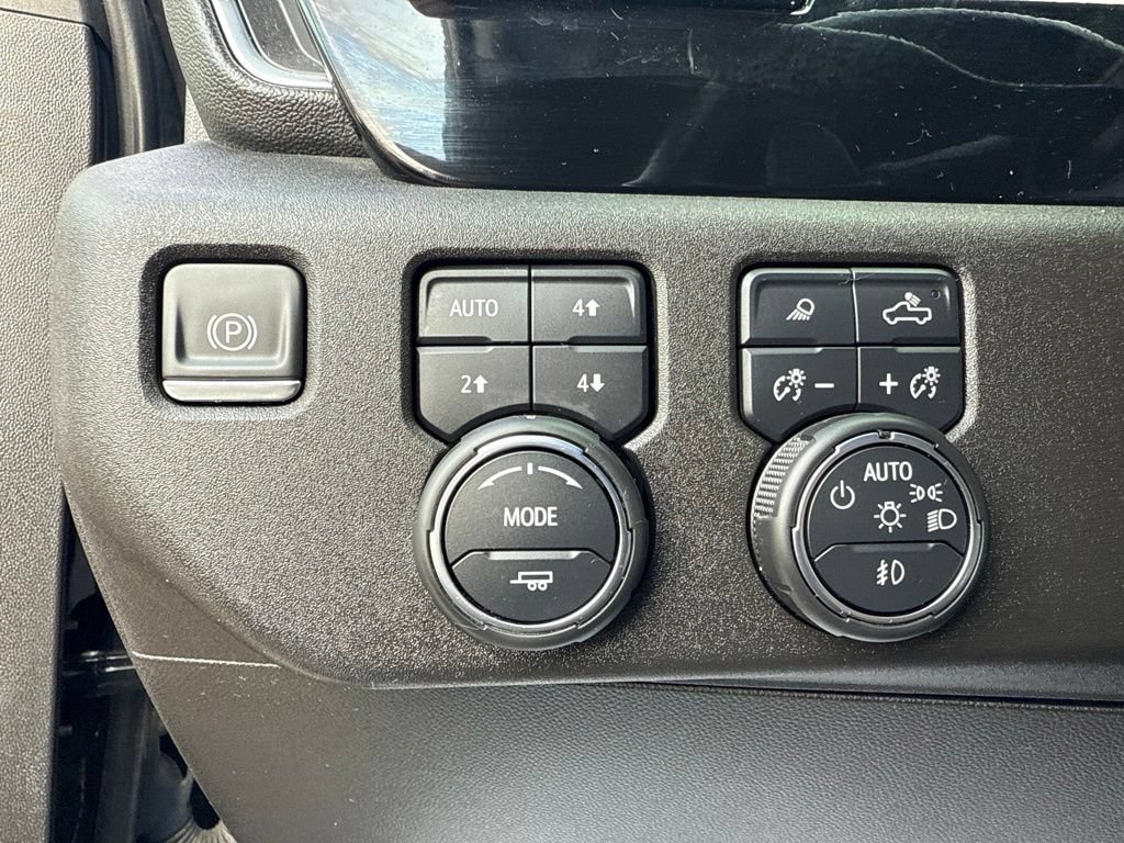Used 2022 Chevrolet Silverado 1500 LTZ AWD/4WD image 7