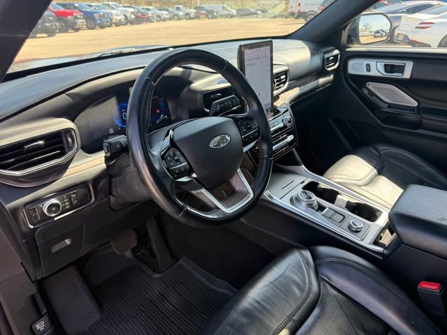 Used 2022 Ford Explorer Platinum w/ Equipment Group 601A AWD/4WD image 10