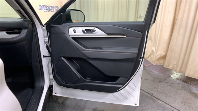 Certified 2025 Ford Explorer Active image 10