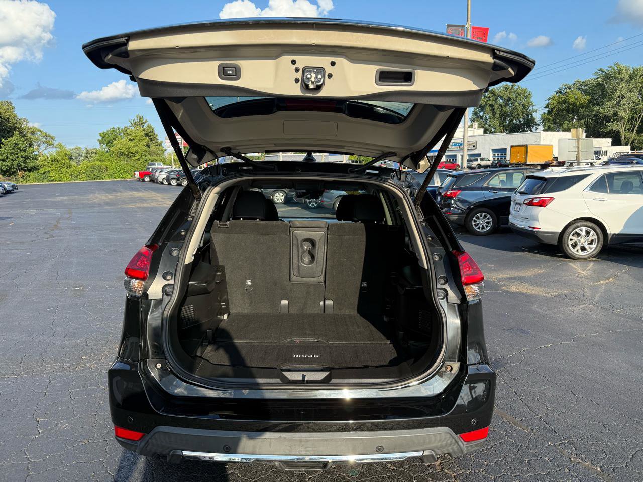 Used 2020 Nissan Rogue SV FWD image 7