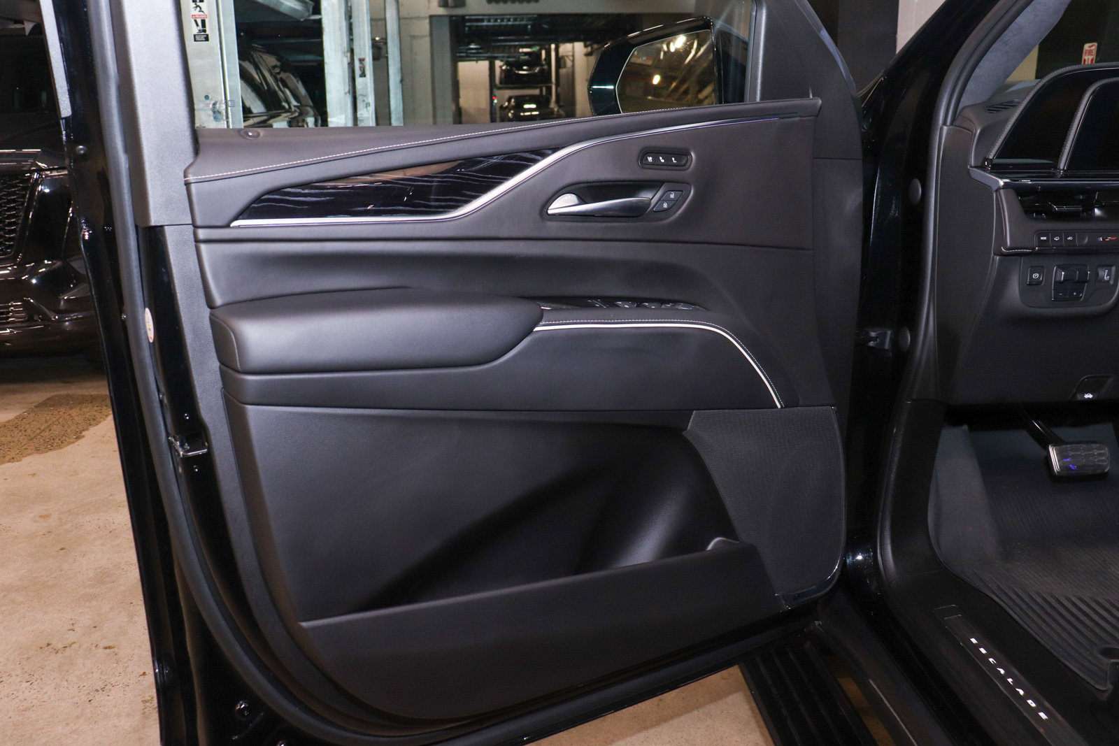 Used 2023 Cadillac Escalade V image 9