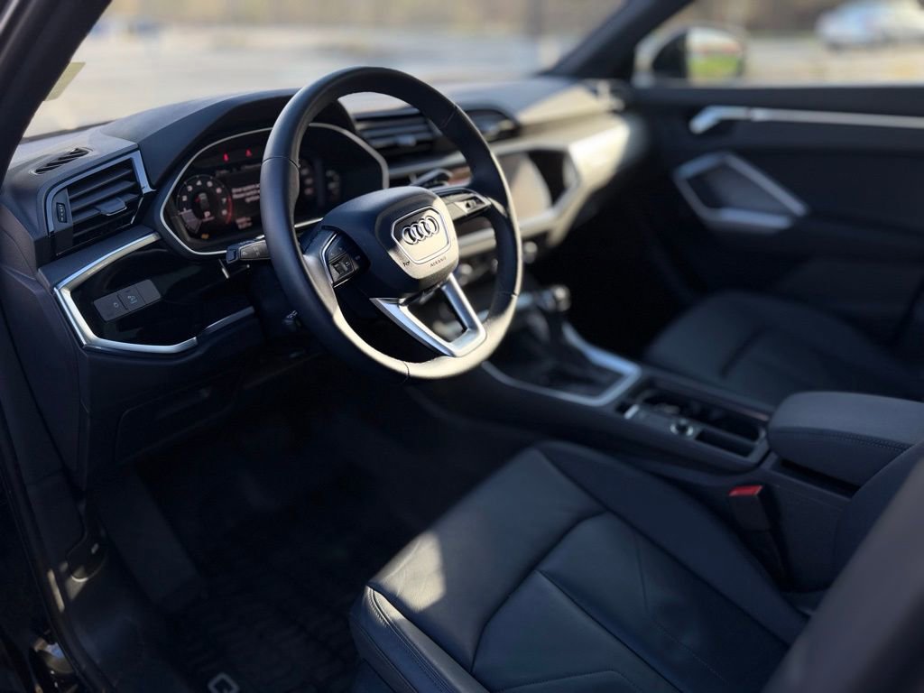 Used 2025 Audi Q3 2.0T Premium w/ Convenience Package image 14