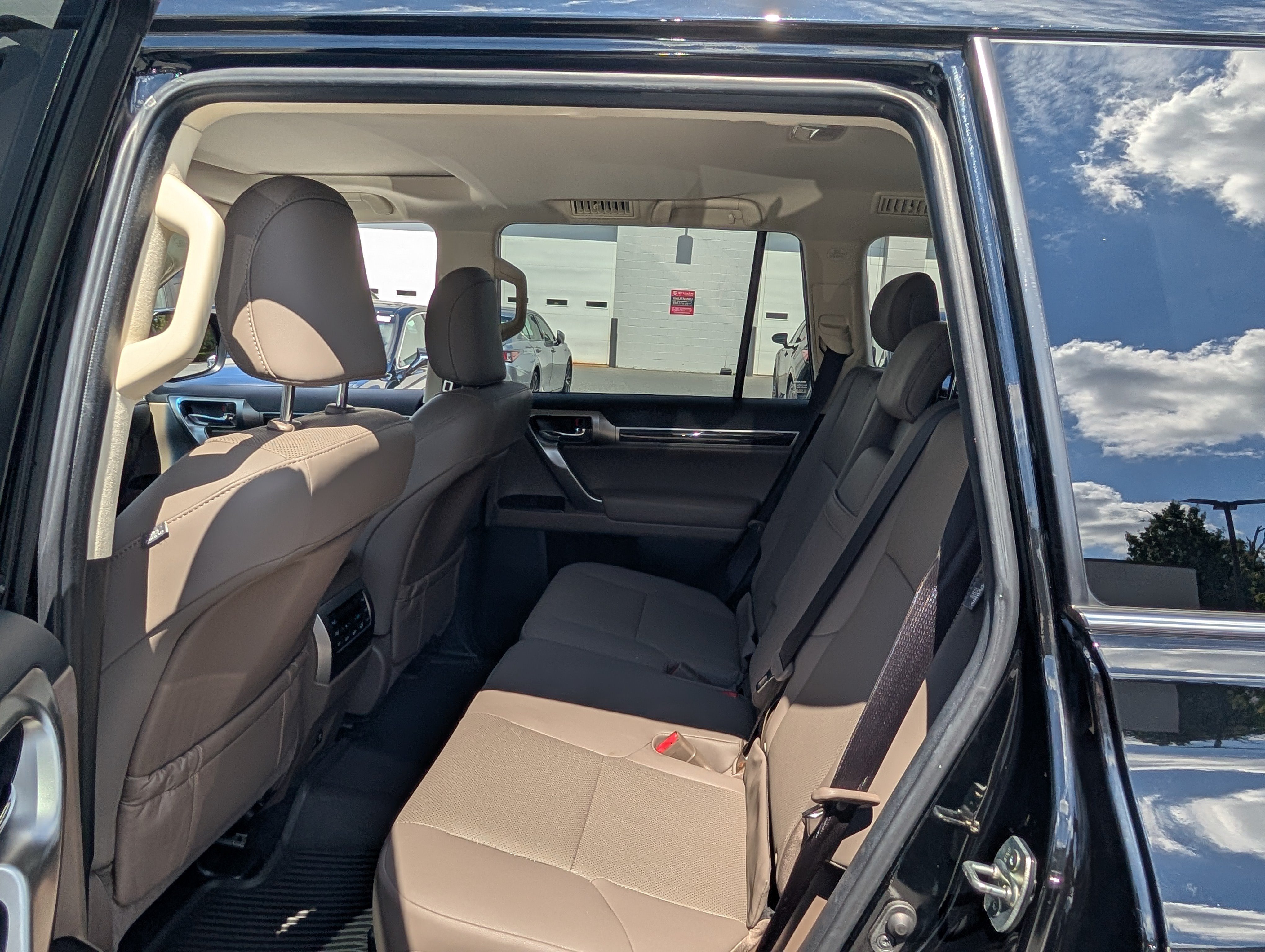 Used 2023 Lexus GX 460 Premium w/ Premium Package AWD/4WD image 15