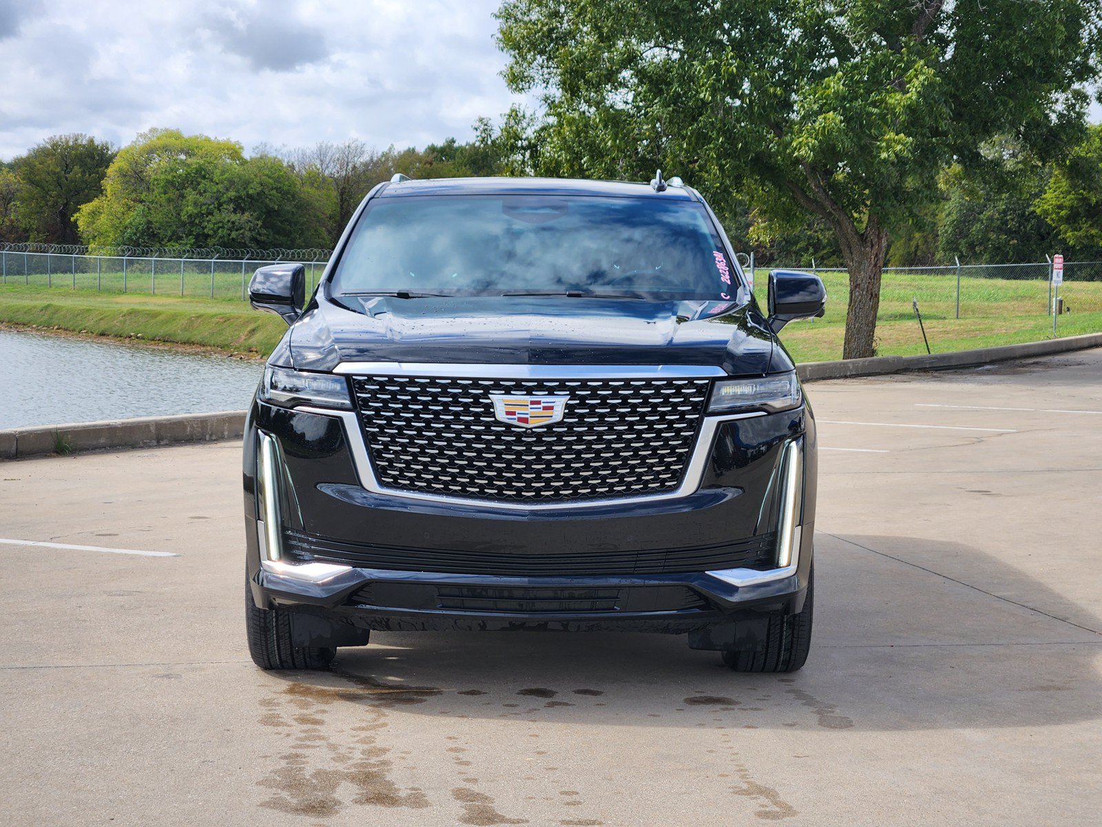 Used 2023 Cadillac Escalade ESV Premium Luxury AWD/4WD image 33