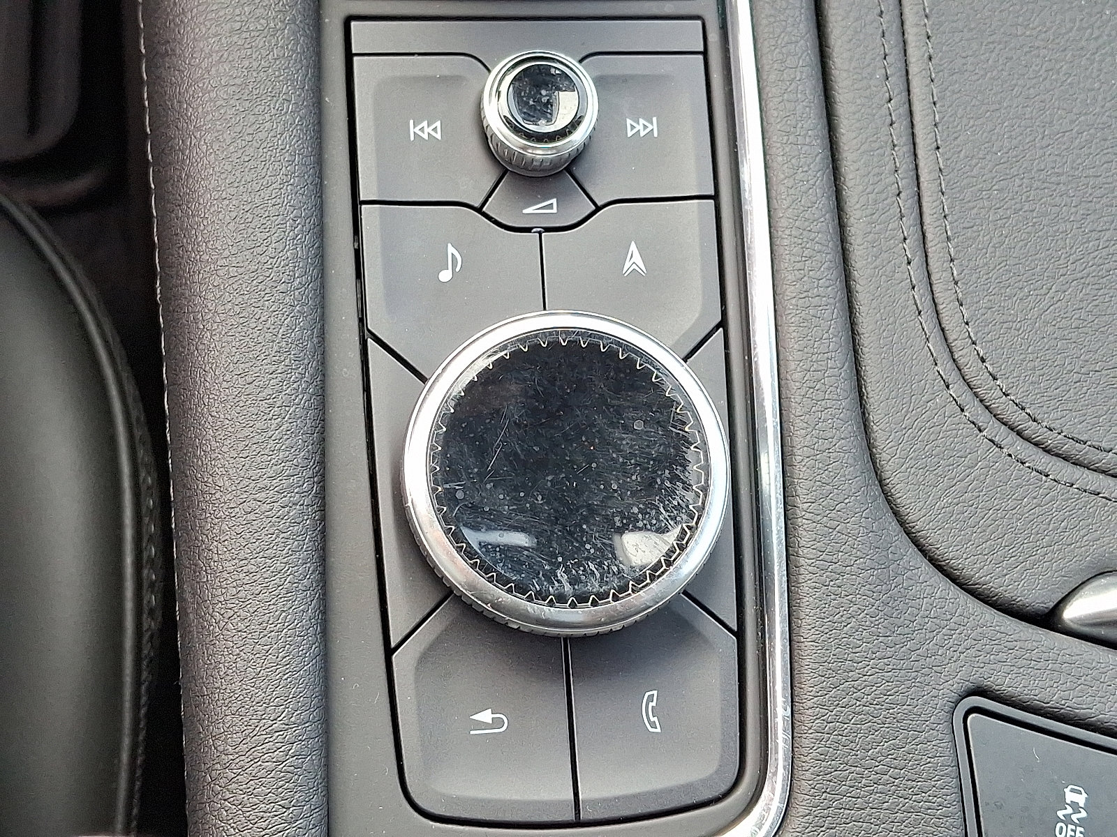 Certified 2023 Cadillac XT5 Premium Luxury w/ Platinum Package image 27