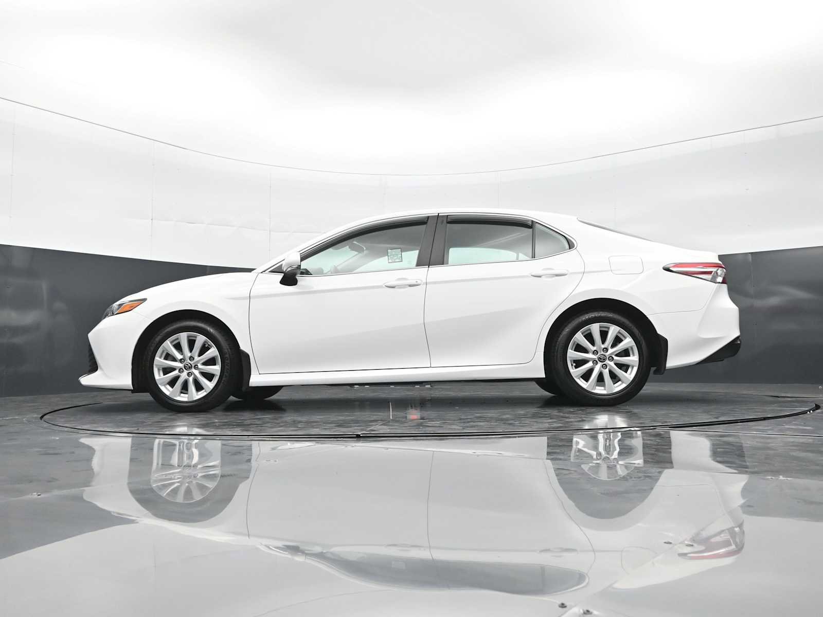 Used 2020 Toyota Camry LE w/ Cold Weather Package AWD/4WD image 32