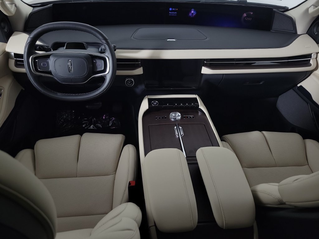 New 2027 Lincoln Navigator L Reserve w/ Jet Appearance Package RWD image 10