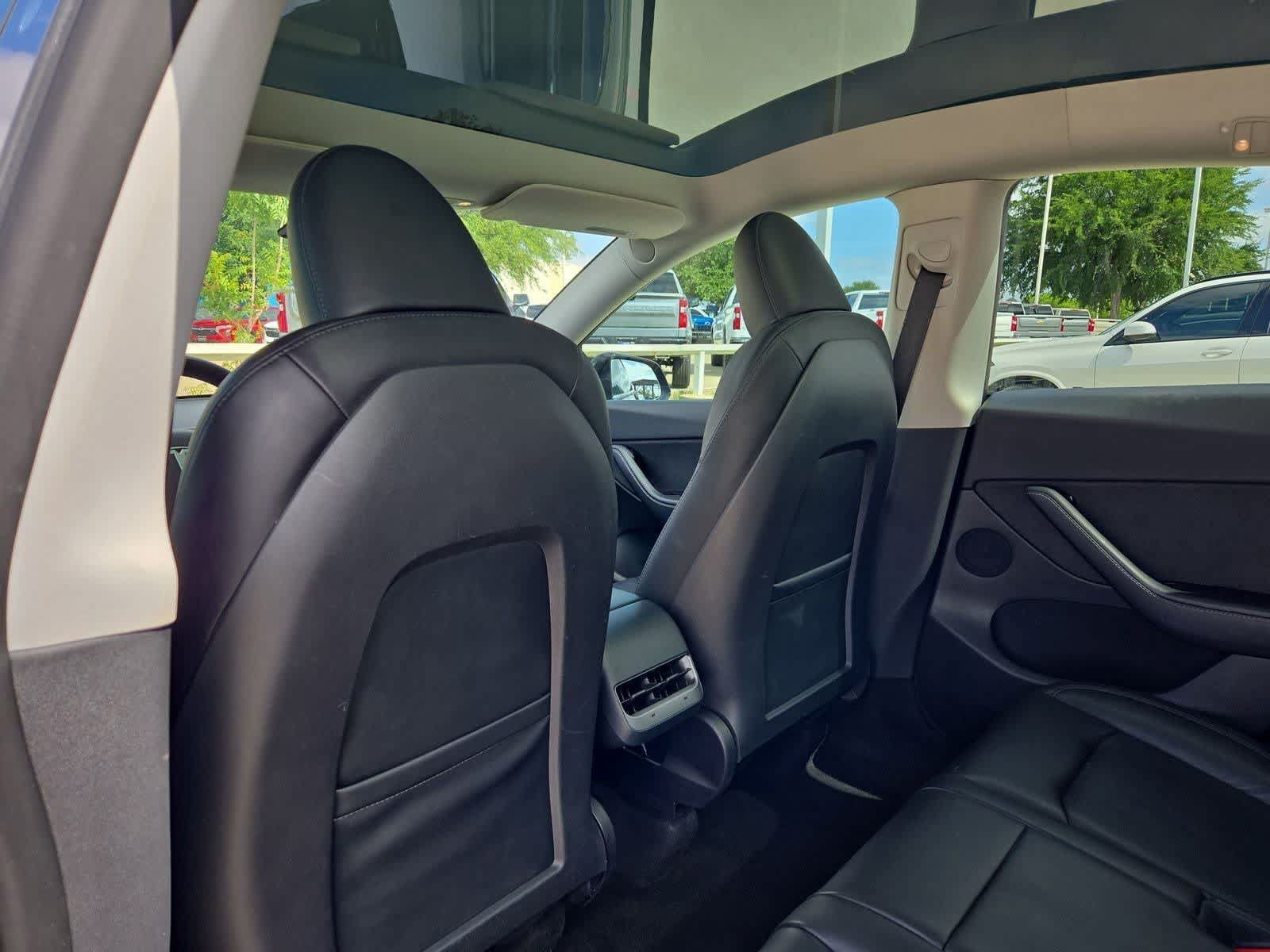 Used 2022 Tesla Model Y Long Range AWD/4WD image 16