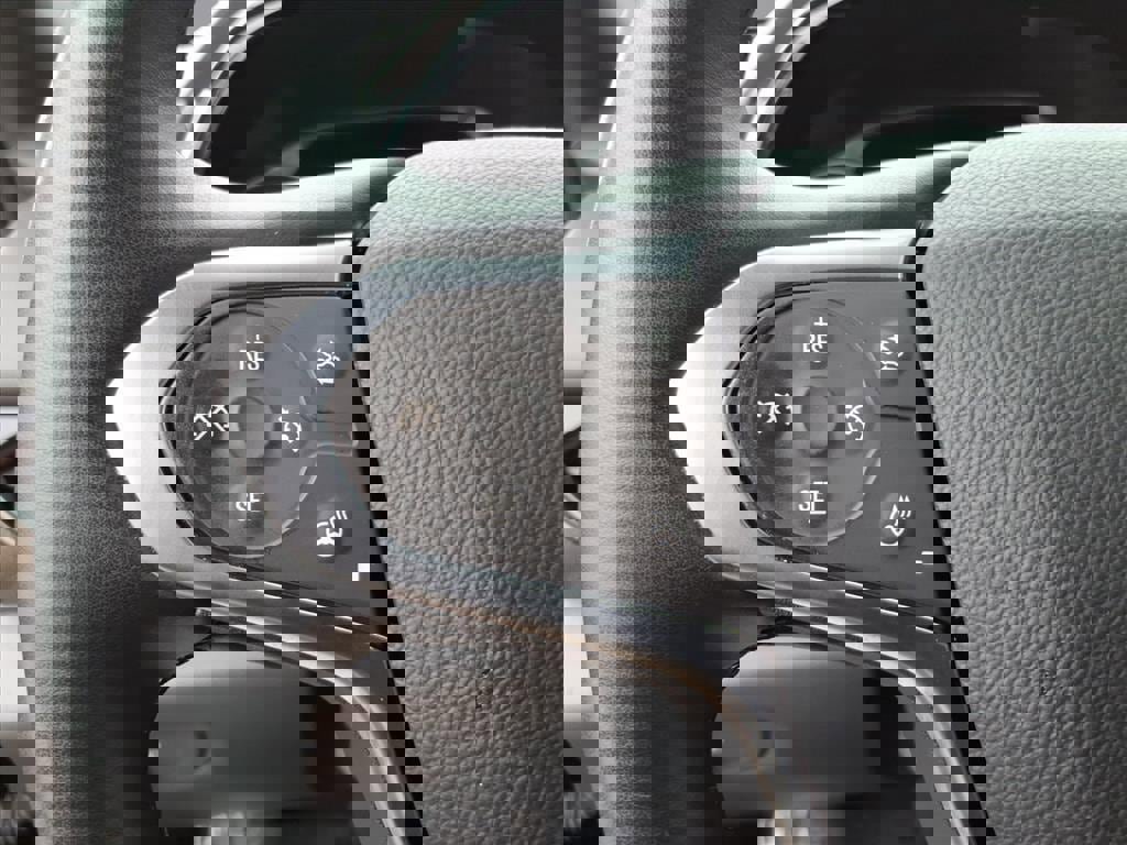 Used 2023 Chevrolet Traverse Premier image 18