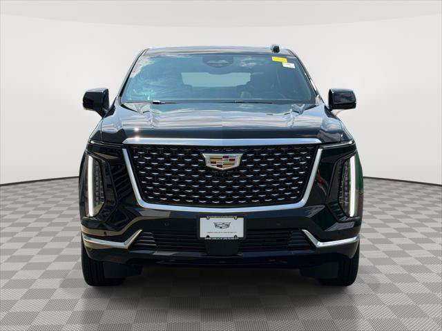 Used 2025 Cadillac Escalade Premium Luxury AWD/4WD image 2