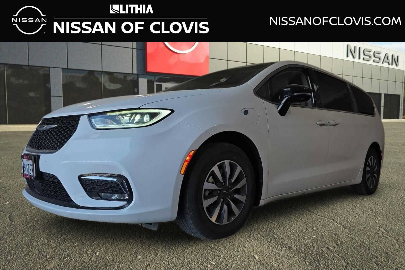 Used 2024 Chrysler Pacifica Limited