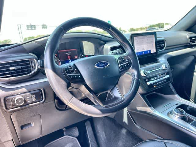 Used 2020 Ford Explorer XLT w/ Equipment Group 202A RWD image 15