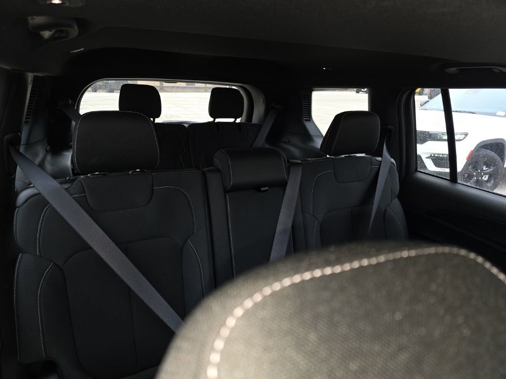 New 2026 Jeep Grand Cherokee L 4WD image 11