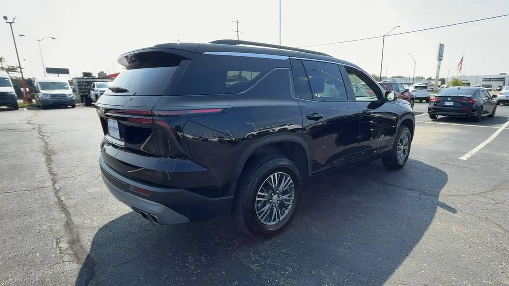 Used 2026 Chevrolet Traverse LT w/ Driver Confidence Package AWD/4WD image 8