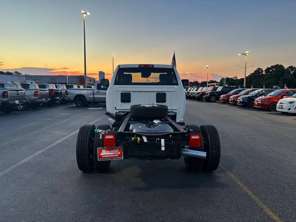 New 2024 RAM 5500 Tradesman w/ Safety Group AWD/4WD image 4