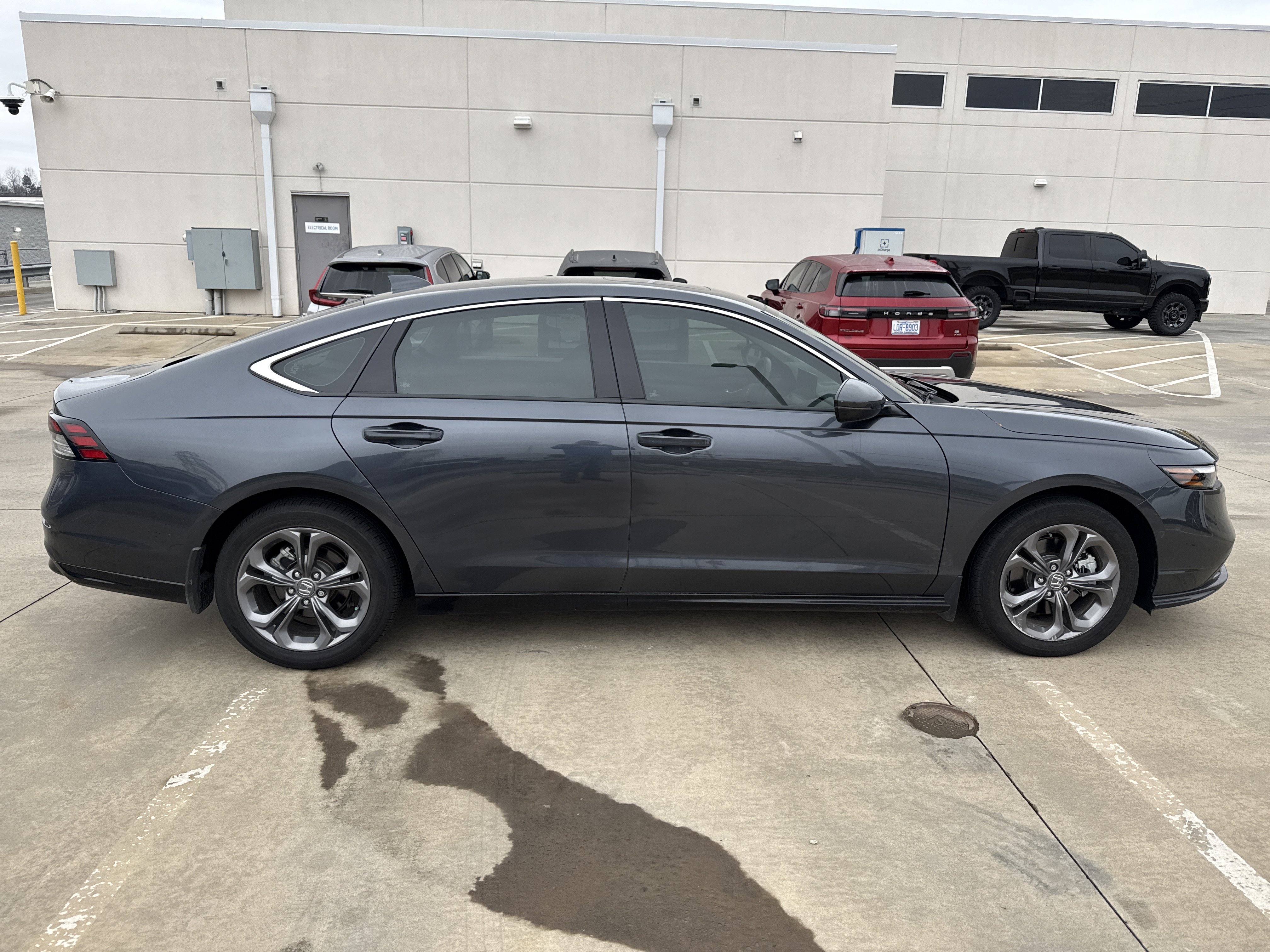 Used 2023 Honda Accord EX-L image 11