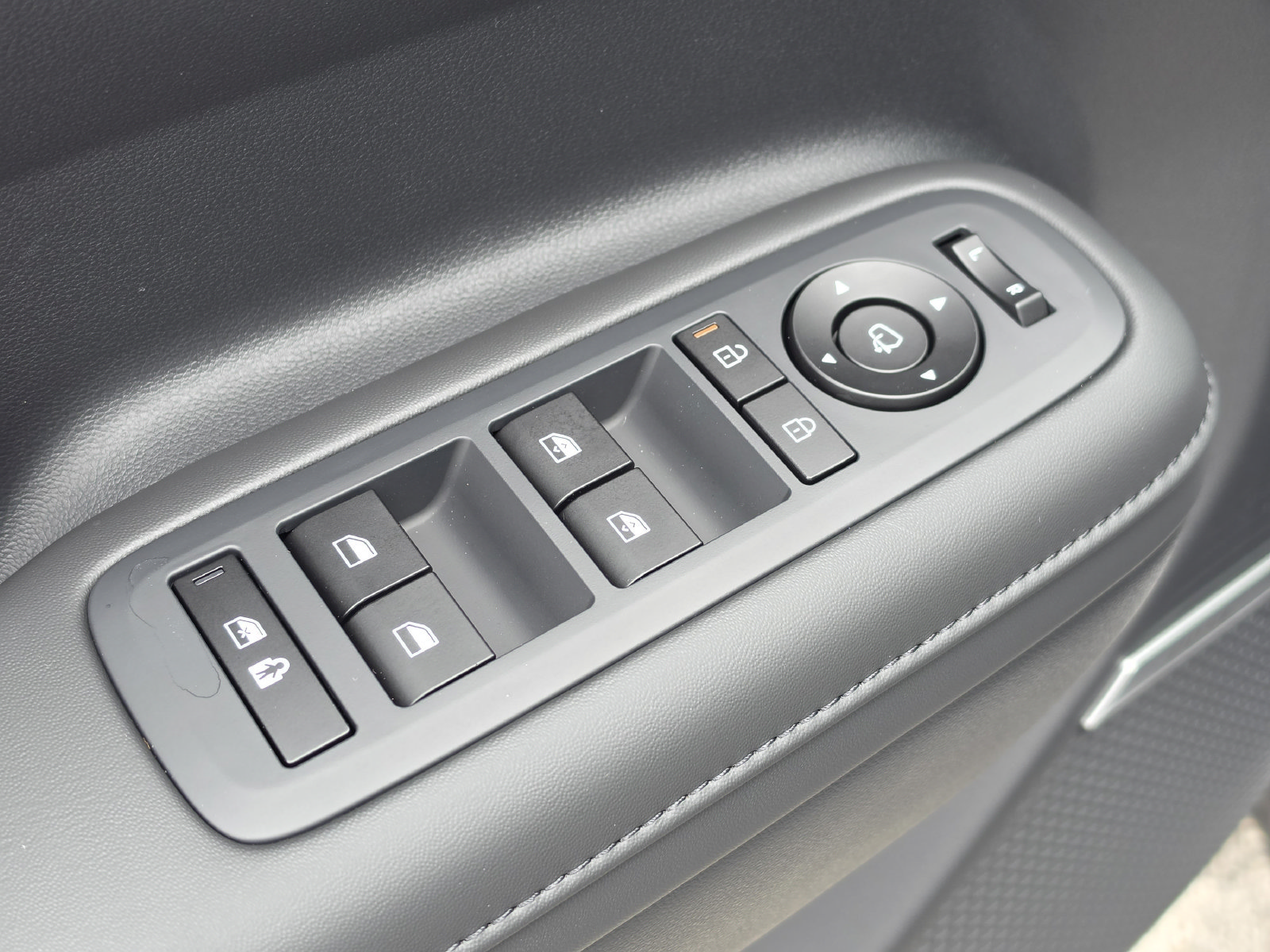 New 2027 Hyundai Santa Fe Limited FWD image 21