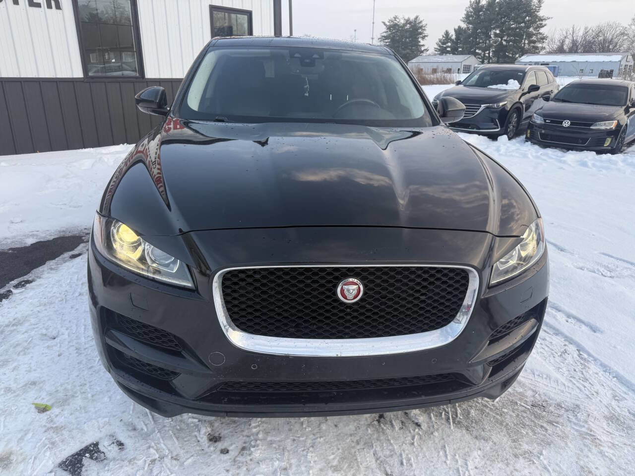 Used 2020 Jaguar F-PACE Prestige image 3