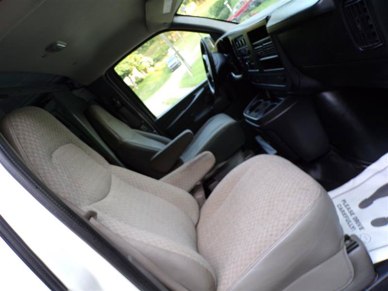 Used 2012 Chevrolet Express 2500 RWD image 18