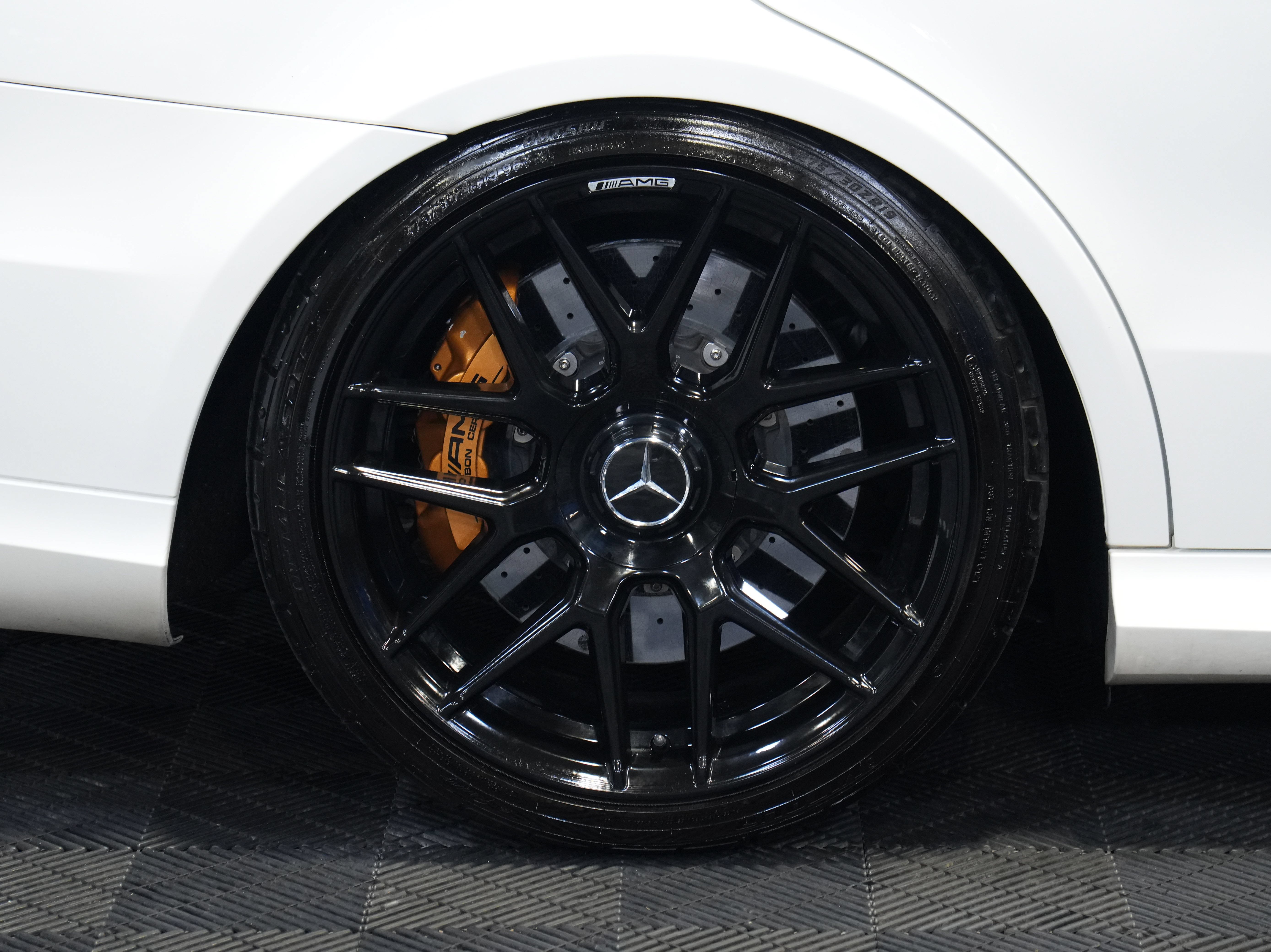 Used 2014 Mercedes-Benz E 63 AMG S-Model w/ Driver Assistance Package image 60