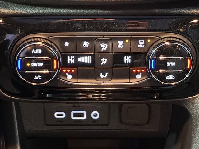 Used 2020 Buick Encore GX Essence w/ Experience Buick Package image 21