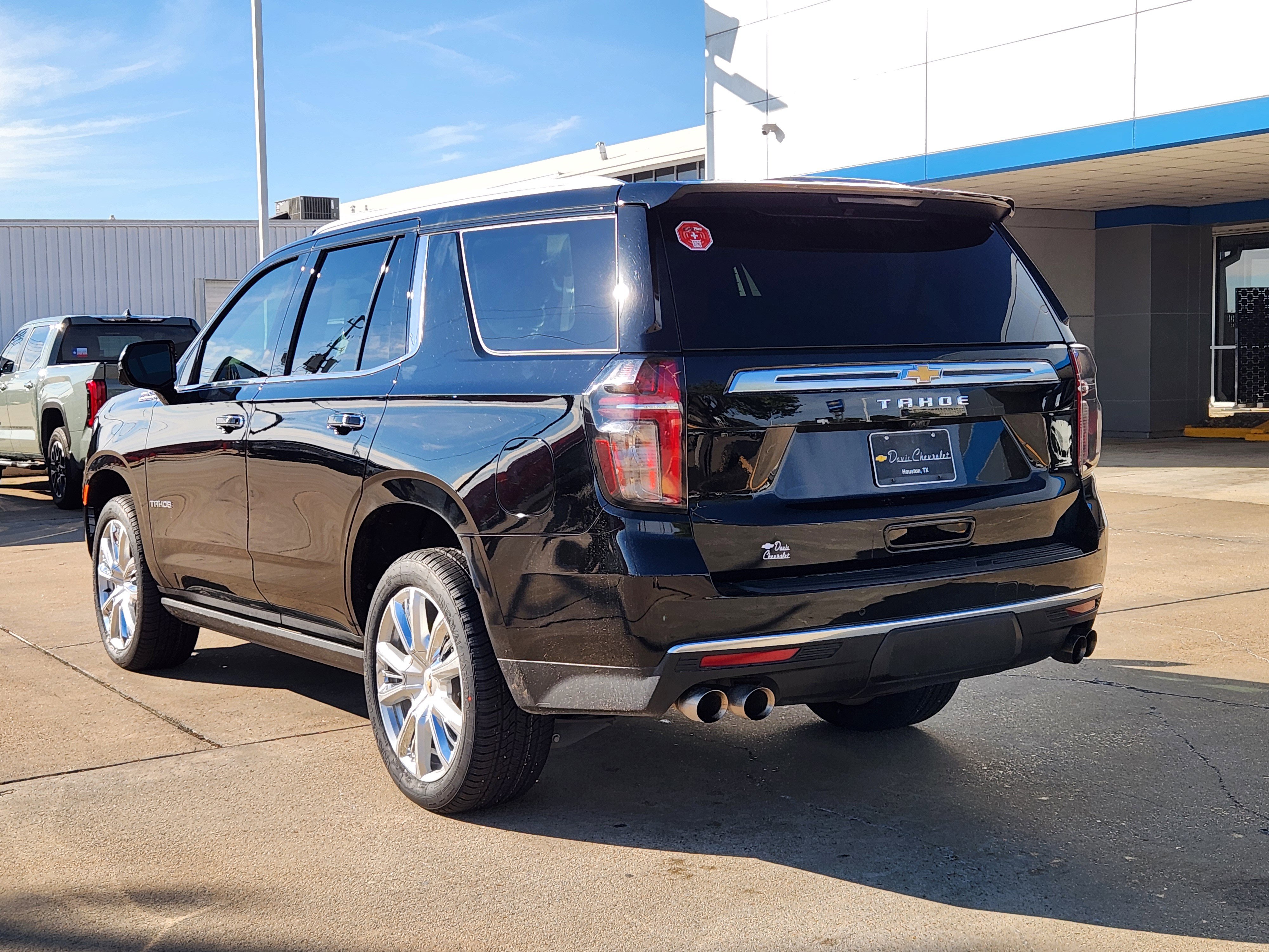 Used 2021 Chevrolet Tahoe High Country w/ Premium Package image 8