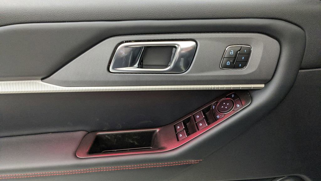 New 2025 Ford Explorer ST-Line w/ Premium Package image 33