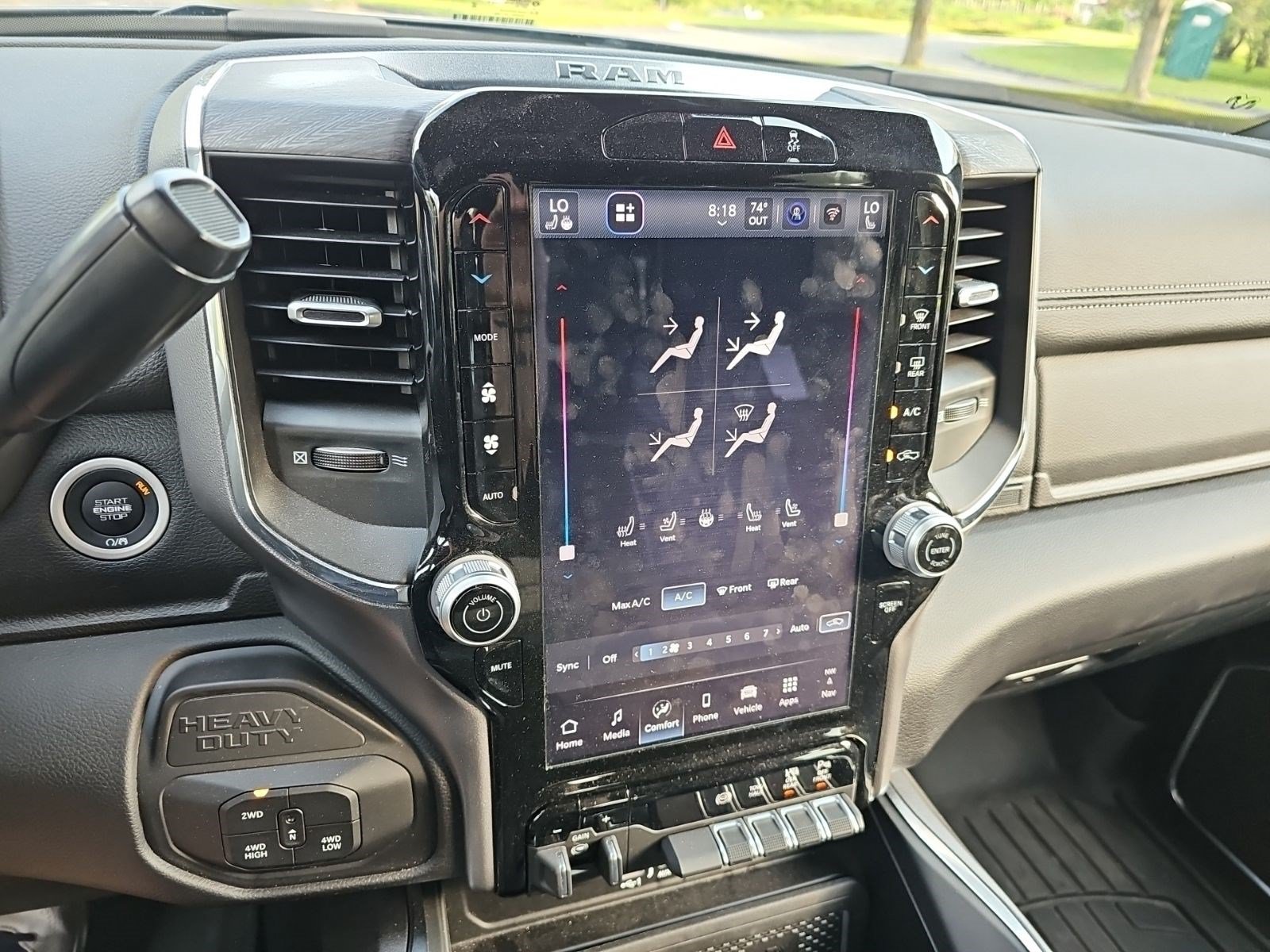 Used 2025 RAM 2500 Laramie AWD/4WD image 19