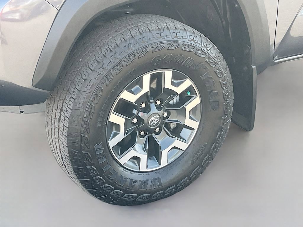 Used 2023 Toyota Tacoma TRD Off-Road AWD/4WD image 28