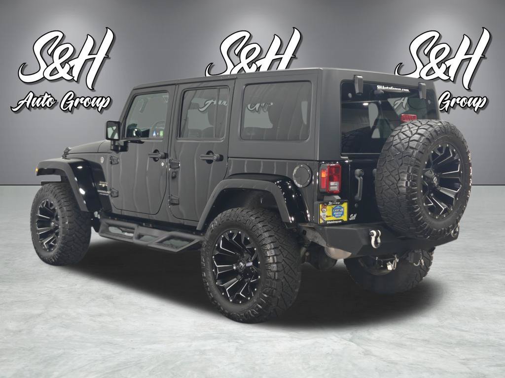 Used 2016 Jeep Wrangler Unlimited Sahara w/ Dual Top Group AWD/4WD image 16