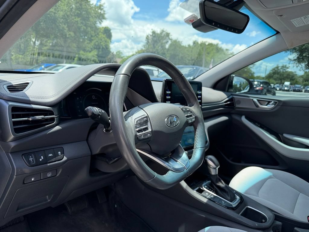 Used 2022 Hyundai Ioniq SEL FWD image 30