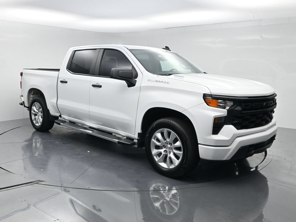 Used 2024 Chevrolet Silverado 1500 Custom RWD image 2