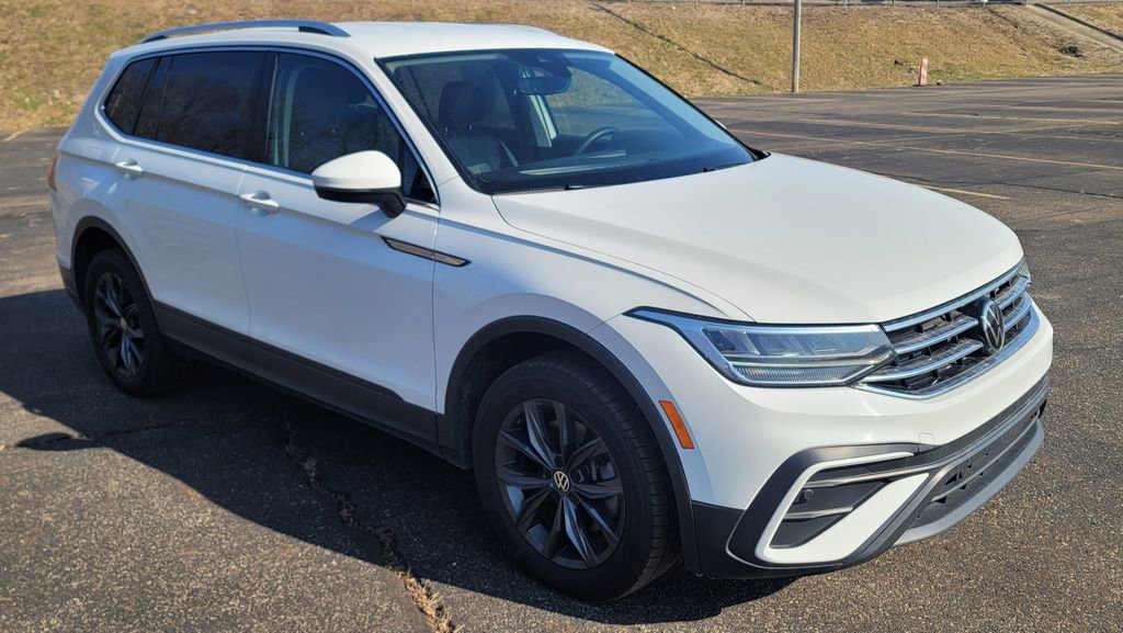 Used 2022 Volkswagen Tiguan SE image 2