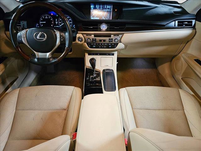 Used 2013 Lexus ES 350 w/ Luxury Pkg FWD image 18