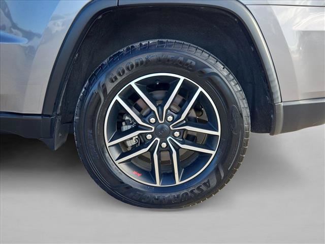 Used 2019 Jeep Grand Cherokee Trailhawk AWD/4WD image 23