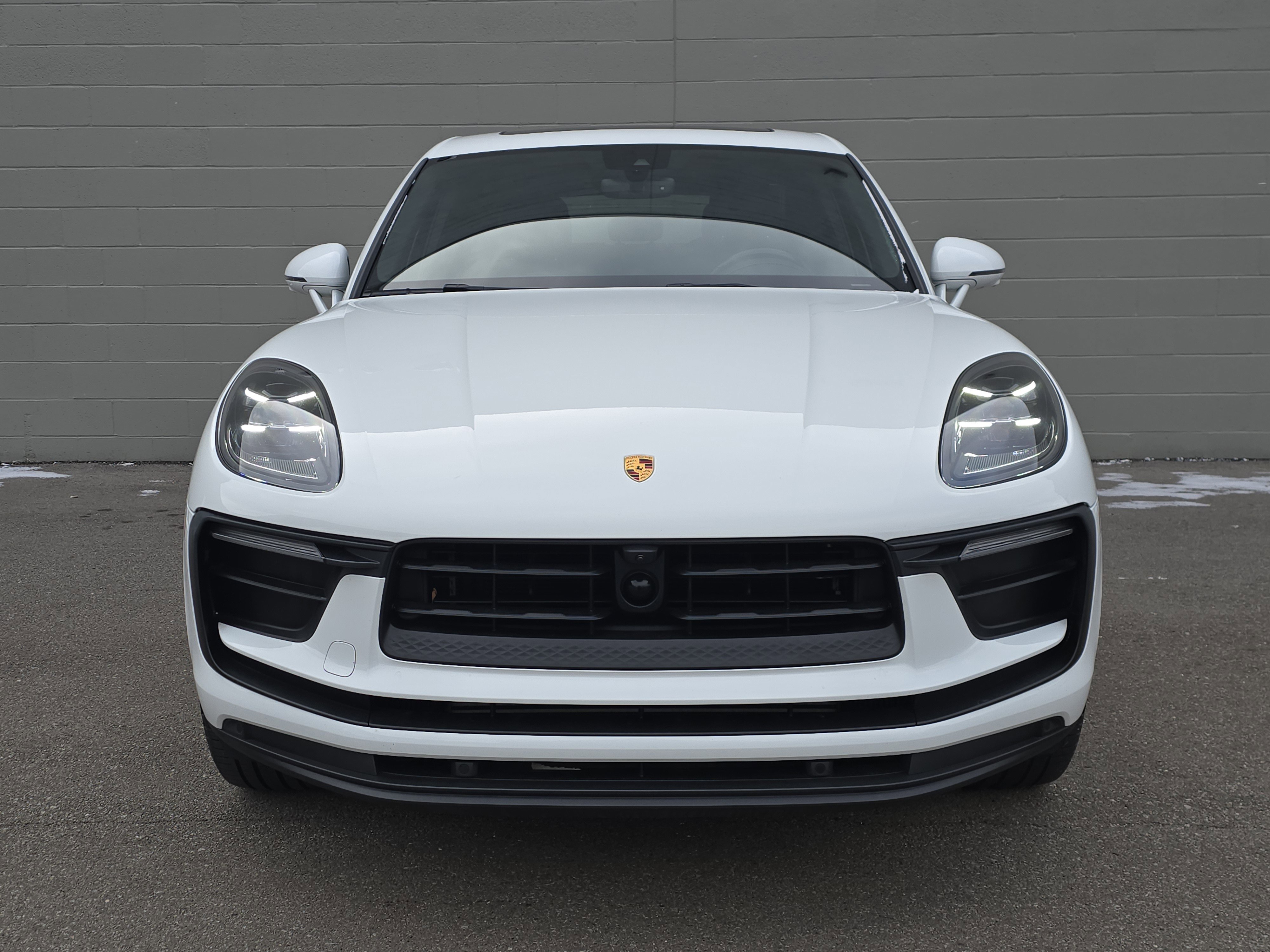 Certified 2023 Porsche Macan image 6