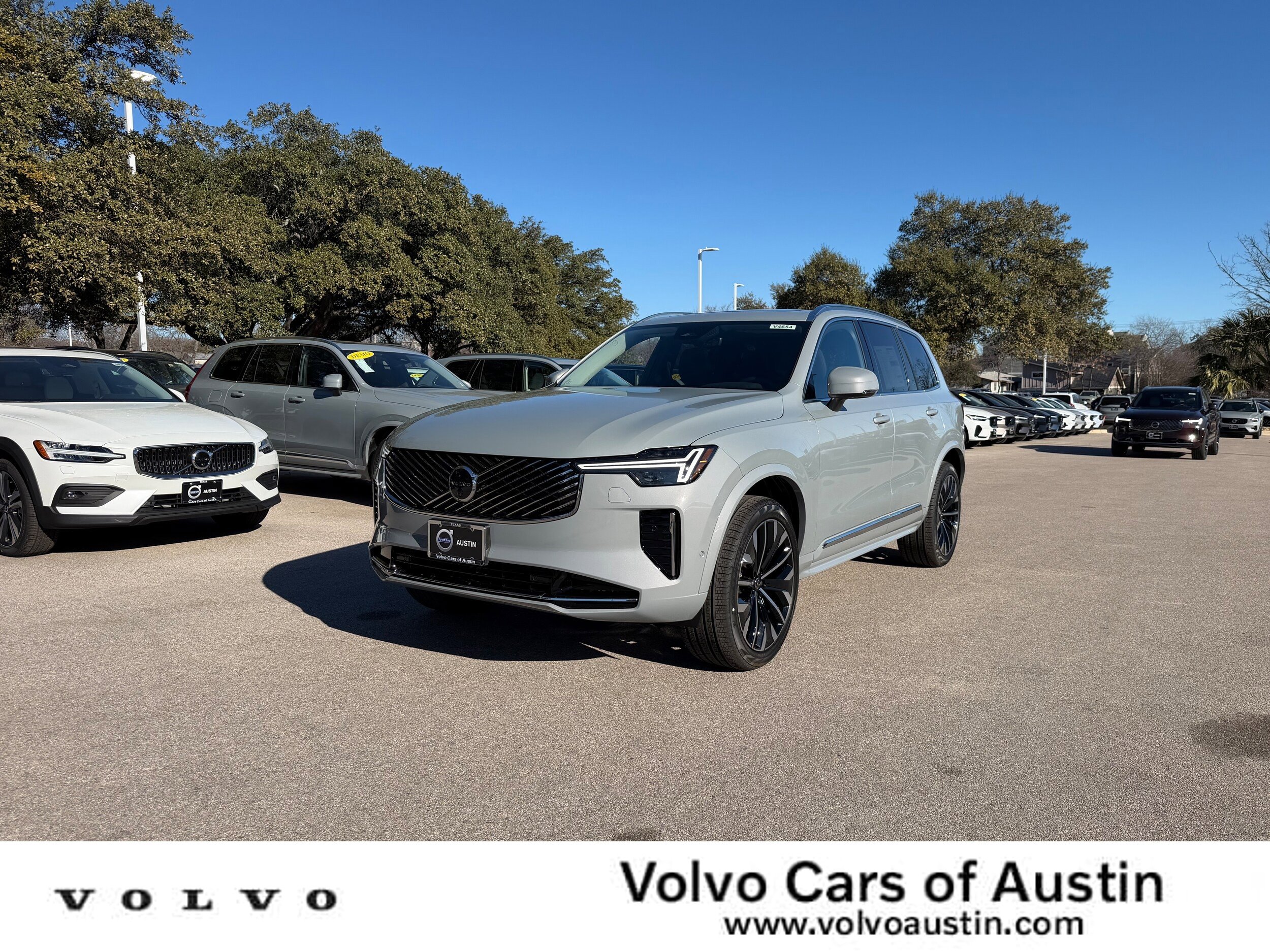New 2026 Volvo XC90 B6 Plus w/ Protection Package Premier image 1