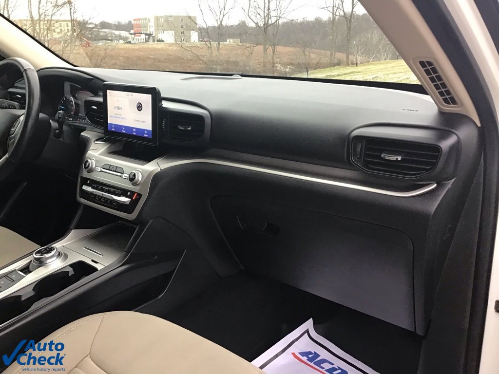 Used 2021 Ford Explorer XLT image 26