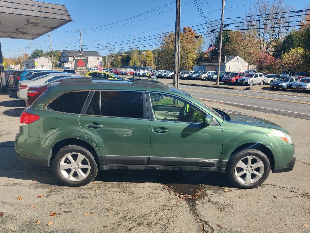 Used 2014 Subaru Outback 2.5i Premium AWD/4WD image 7