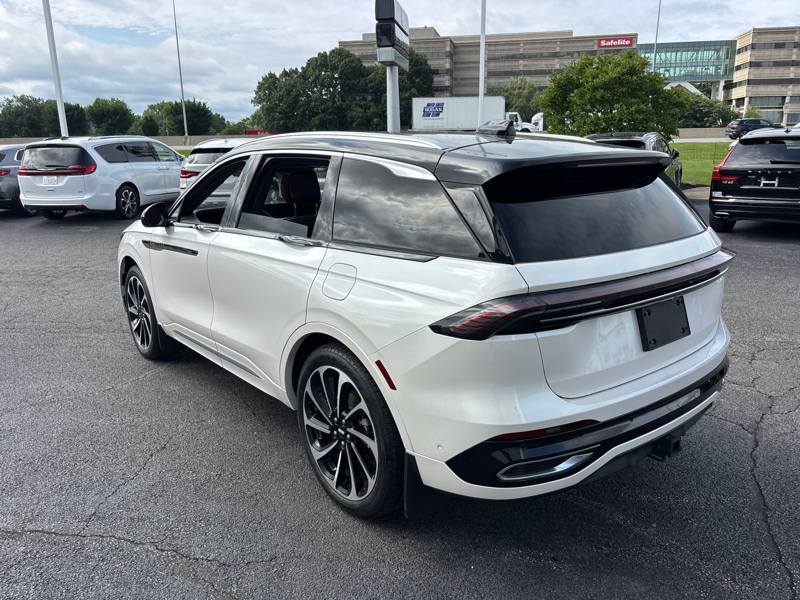 Certified 2024 Lincoln Nautilus Black Label AWD/4WD image 6