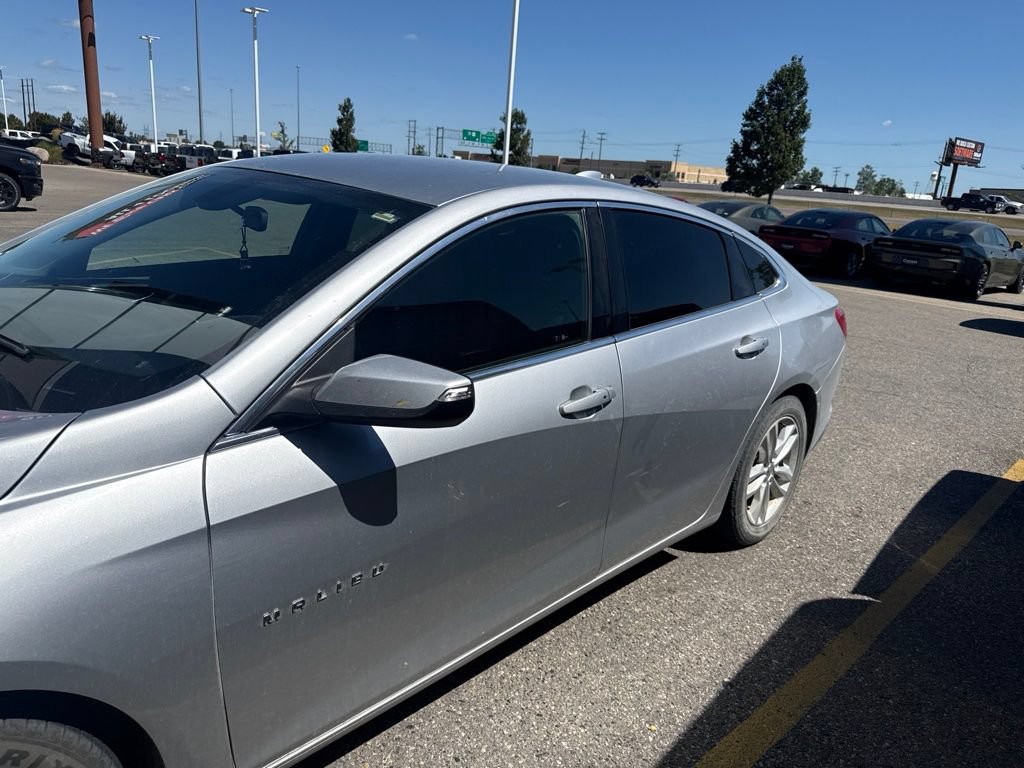 Used 2016 Chevrolet Malibu LT FWD image 4