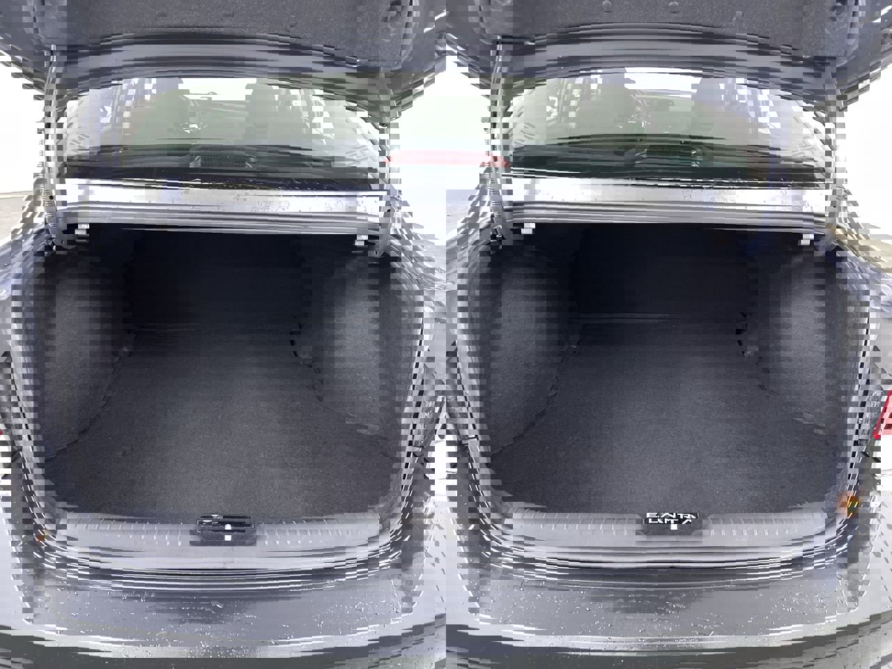 Used 2022 Hyundai Elantra SEL image 20