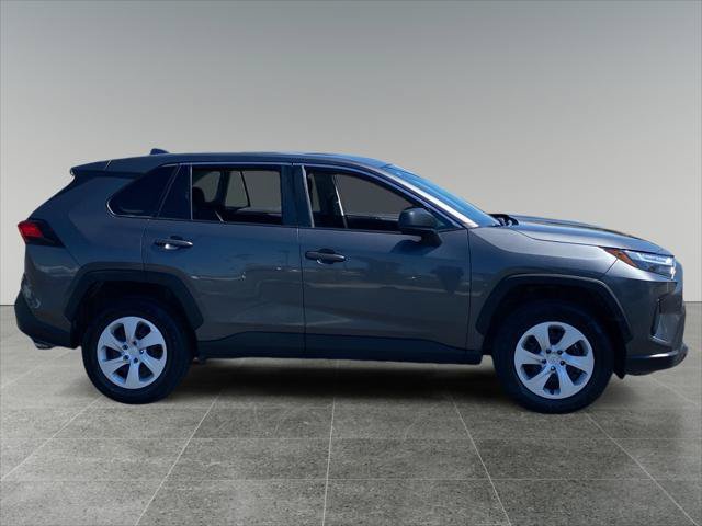 Certified 2025 Toyota RAV4 LE AWD/4WD image 6