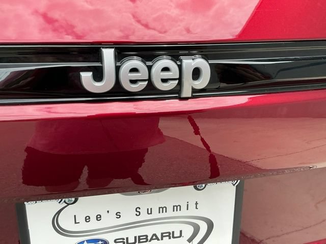Used 2026 Jeep Grand Cherokee Laredo X AWD/4WD image 4