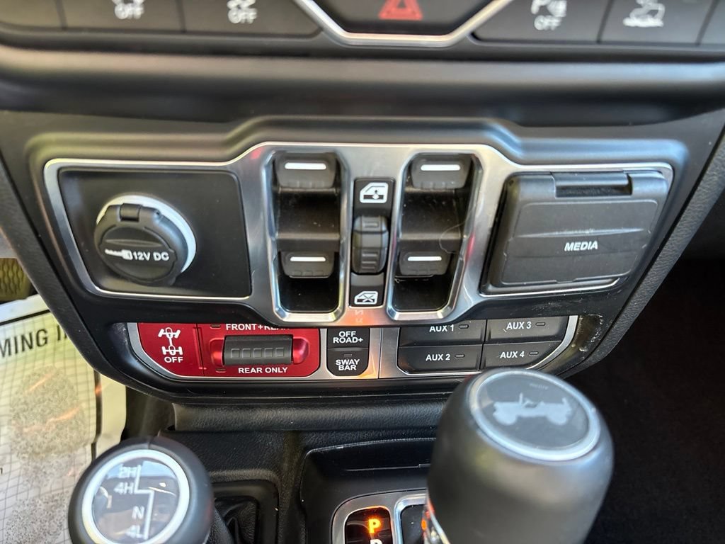 Used 2022 Jeep Wrangler Unlimited Rubicon w/ LED Lighting Group AWD/4WD image 15