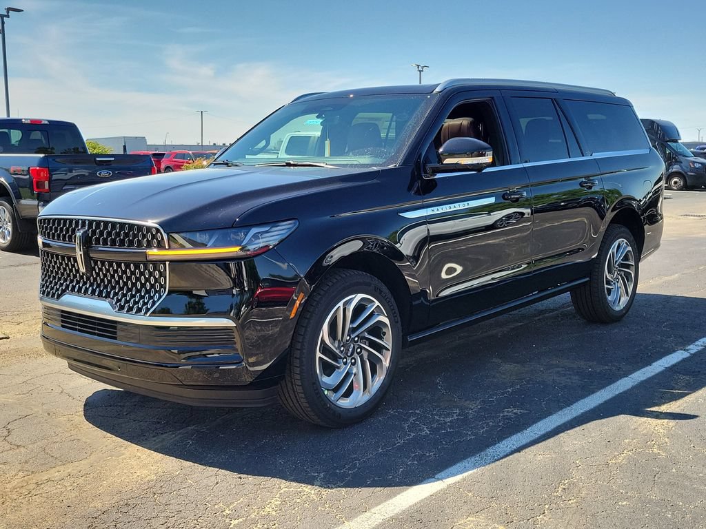 New 2026 Lincoln Navigator L Reserve AWD/4WD image 8